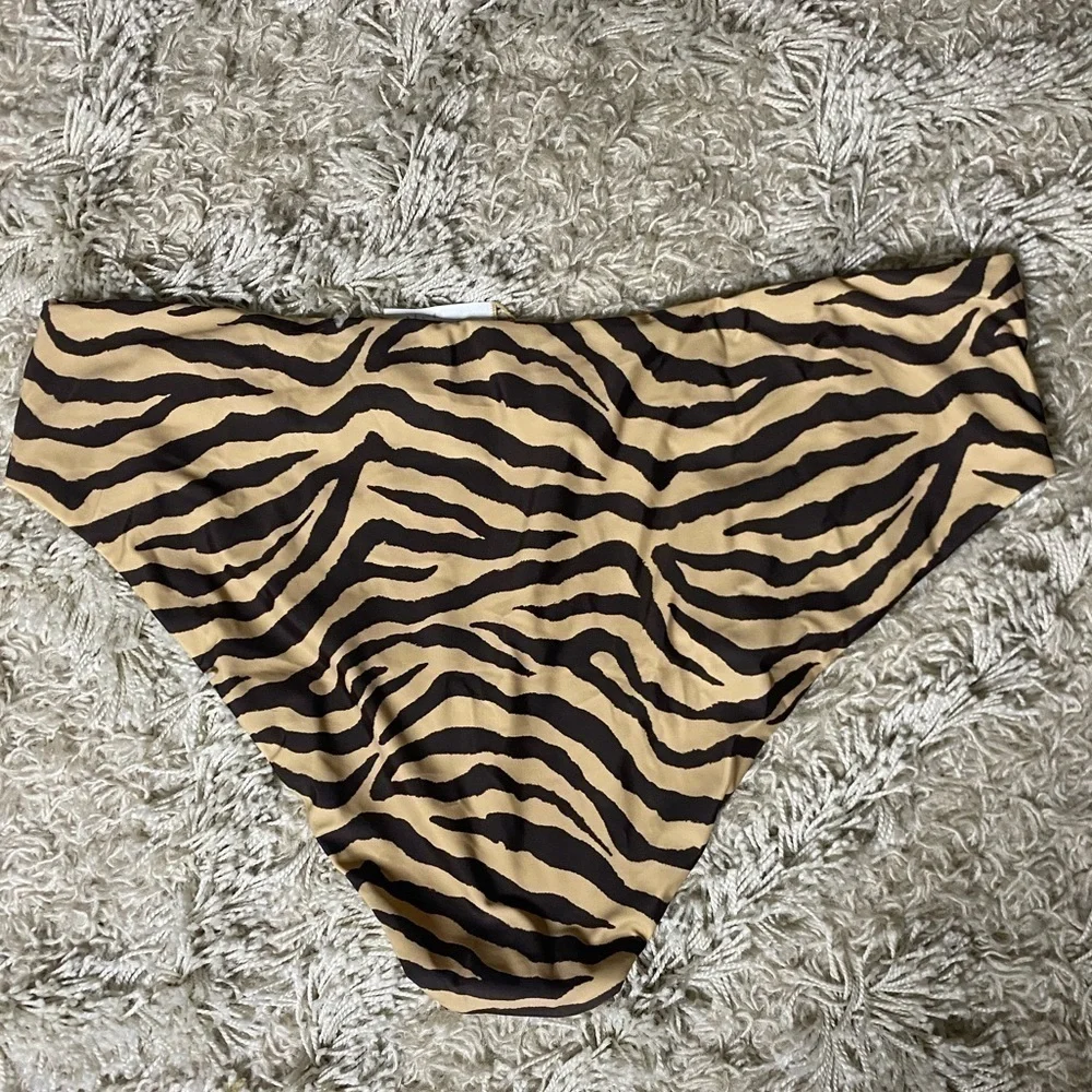 J. Crew Womens High Waisted Bikini Bottom Zebra Stripe Size 3X High Cut Leg New - Picture 2 of 5